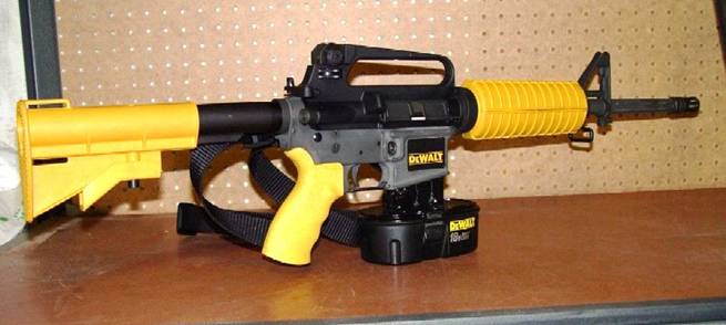 Pistolet à clous, Dewalt sort l'artillerie lourde ! - Blog de conseils  outillage, avis, comparatif et test d'outillage pro