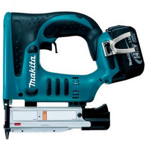 Test Makita: Affleureuse défonceuse Makita RT0700CX3