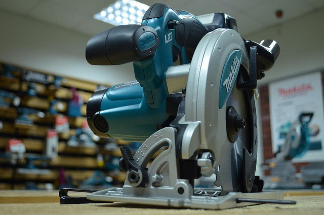 makita-BSS610