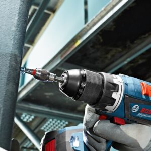 BOSCH Perceuse visseuse 18V GSR18V-EC 3x5Ah en pleine action