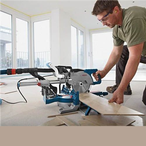 BOSCH Scie radiale et onglets 1600 W GCM8SJL en actio sur du bois