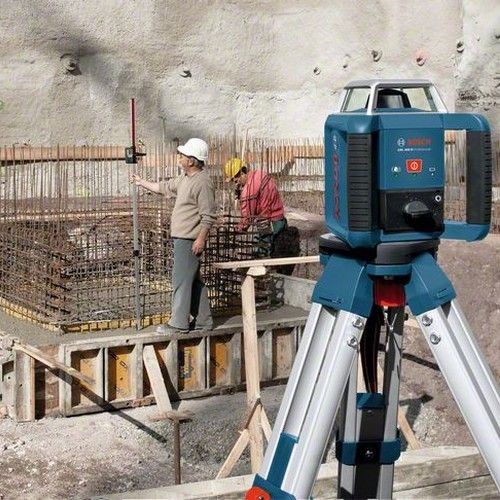 BOSCH Laser rotatif auto H portée Ø 400 m - GRL400H 0601061800 sur un chantier