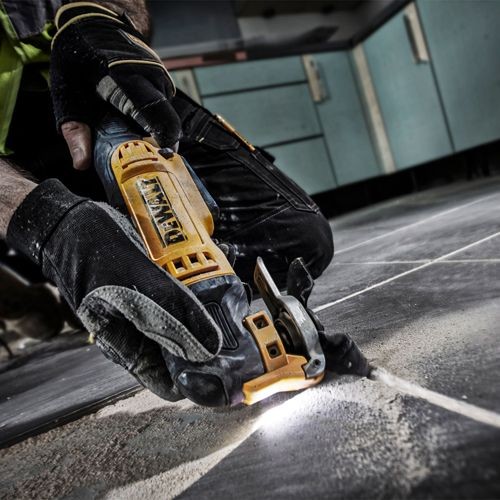 Test du Multi-cutter DWE315KT de chez Dewalt - Blog de conseils outillage,  avis, comparatif et test d'outillage pro