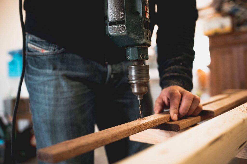 ▷ outils électriques de bois utilisés dans le travail du bois