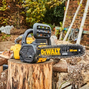 Tronçonneuse élagueuse de la marque Dewalt : DCM565N