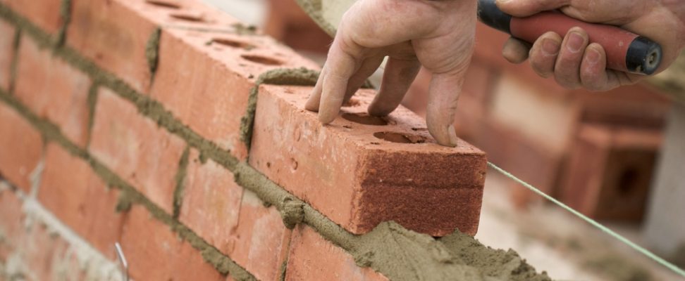 Comment Construire un Mur en Brique en 5 Étapes seulement !