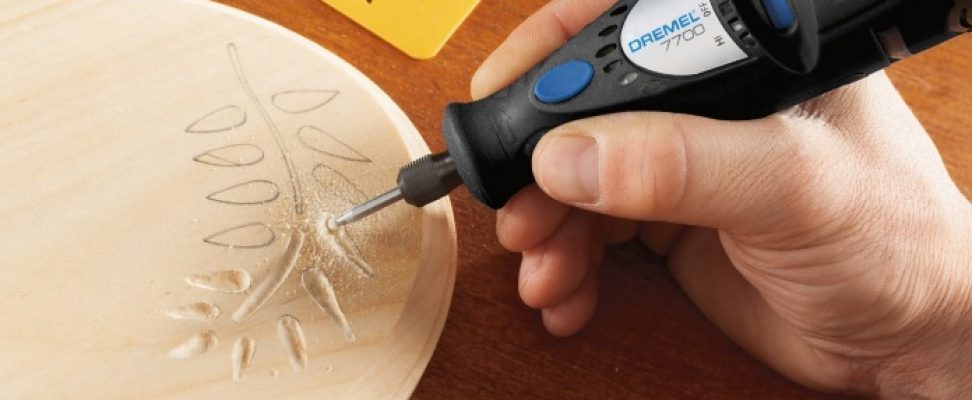 Test outillage: un outil multifonction le Dremel 7700