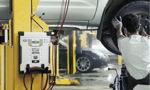 Coffrets et outils pour la mécanique automobile.