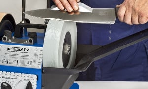 Machines à affûter, dispositifs d'affûtage, accessoires professionnels