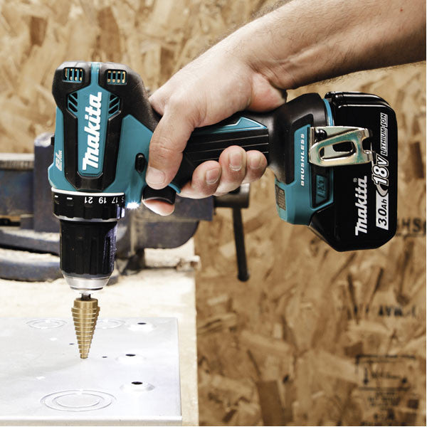 Perceuse visseuse 18v lxt 2x5 ah en makpac ddf485rtj makita
