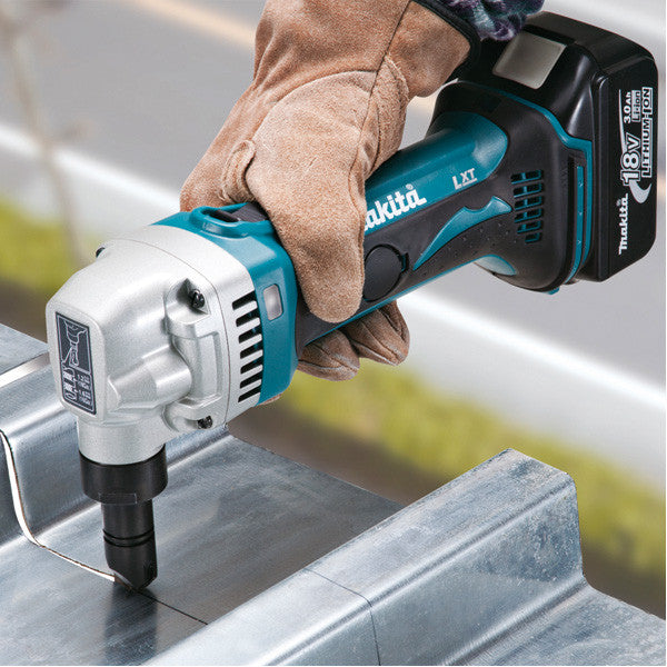 Grignoteuse sans fil 18v lxt solo djn161z makita