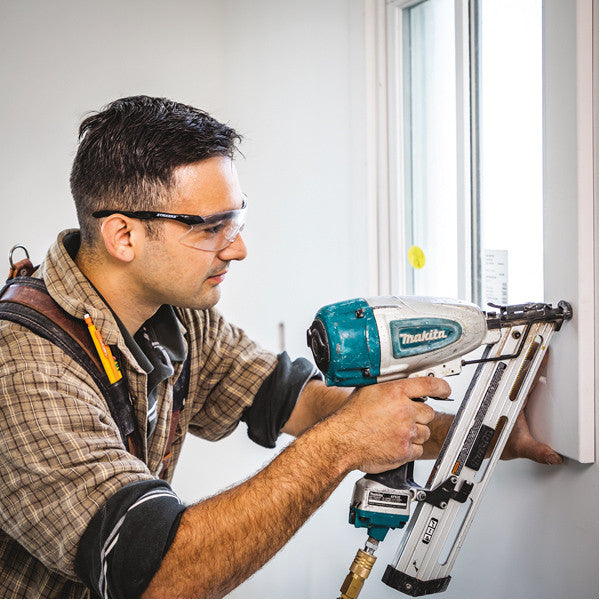Cloueur pneumatique 32 à 64mm af635 makita