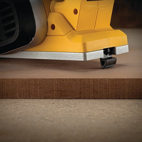 Rabot sans fil 18v xr 82 mm solo en tstak dcp580nt dewalt