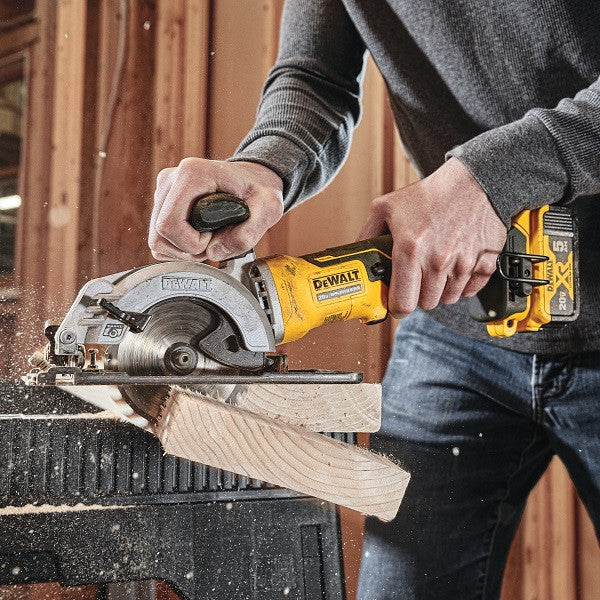 Scie circulaire 18v xr ø115 mm solo en tstak dcs571nt dewalt