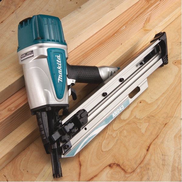 Cloueur de charpente 50 à 90 mm inclinaison 31° an943k makita