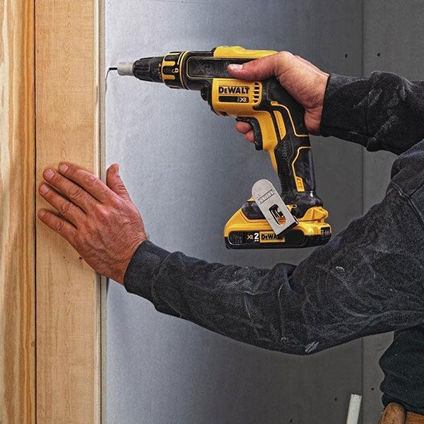 Visseuse à placo 18v xr 2x2 ah en valise dcf620d2k dewalt
