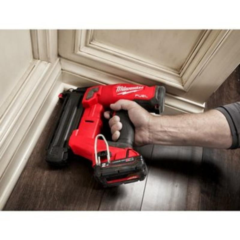 Cloueur 18gs 63mm 18v 2ah m18 fn18gs-202x 4933471407 milwaukee