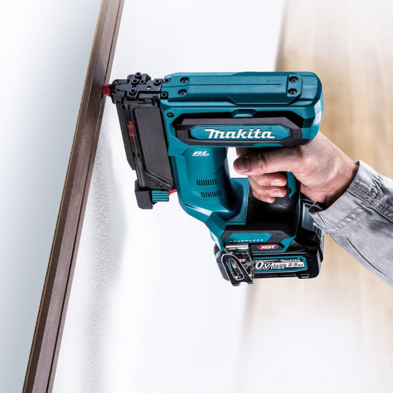 Cloueur finette 23ga 40v max xgt 1x2,5ah- pt001gd101