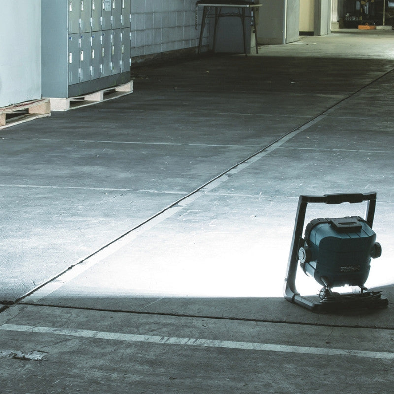 Projecteur de chantier 18v lxt deadml805 makita