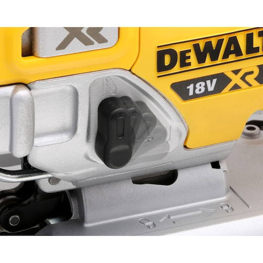 Scie sauteuse sans fil 18v xr solo en tstak dcs334nt dewalt