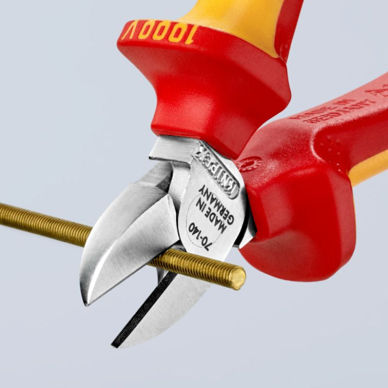 Pince coupante de côté isolée 1000 v 70 06 knipex