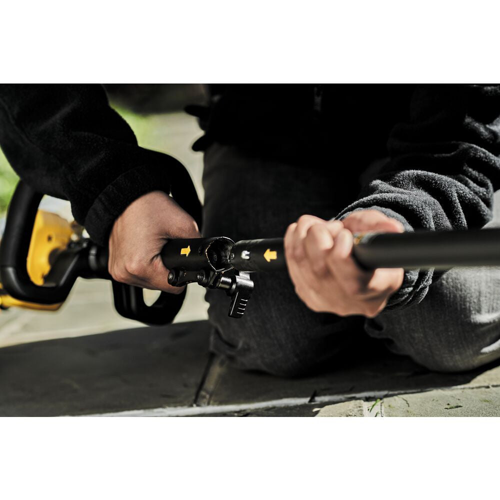 Combisyst Bloc moteur avec coupe-bordure 54V FlexVolt DEWALT DCMAS5713X1