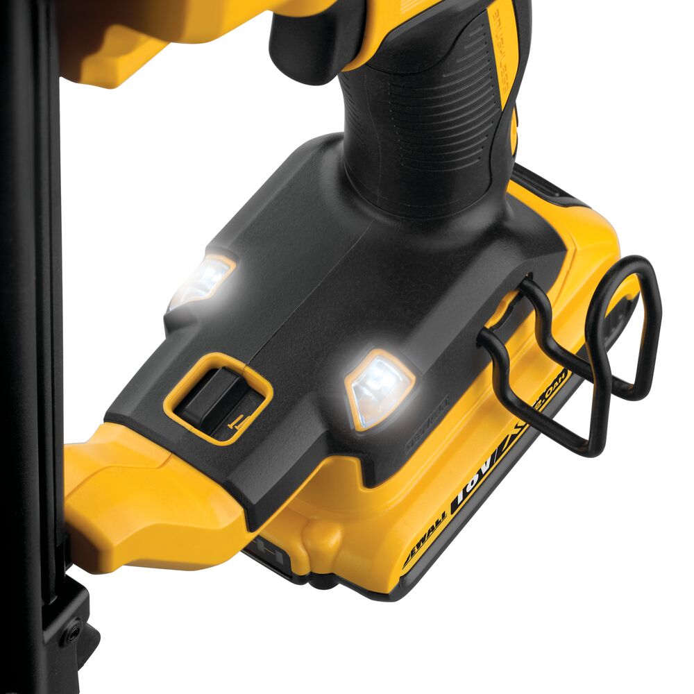 DEWALT Cloueur de finition 18Ga 18V 2Ah - DCN680D2-QW