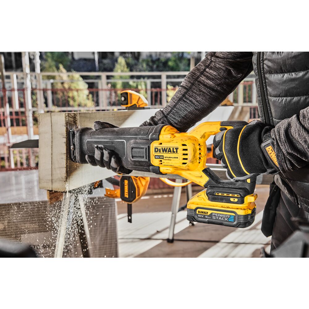 DEWALT Scie sabre 18V Advantage 5Ah - Powerstack - DCS386H2T-QW