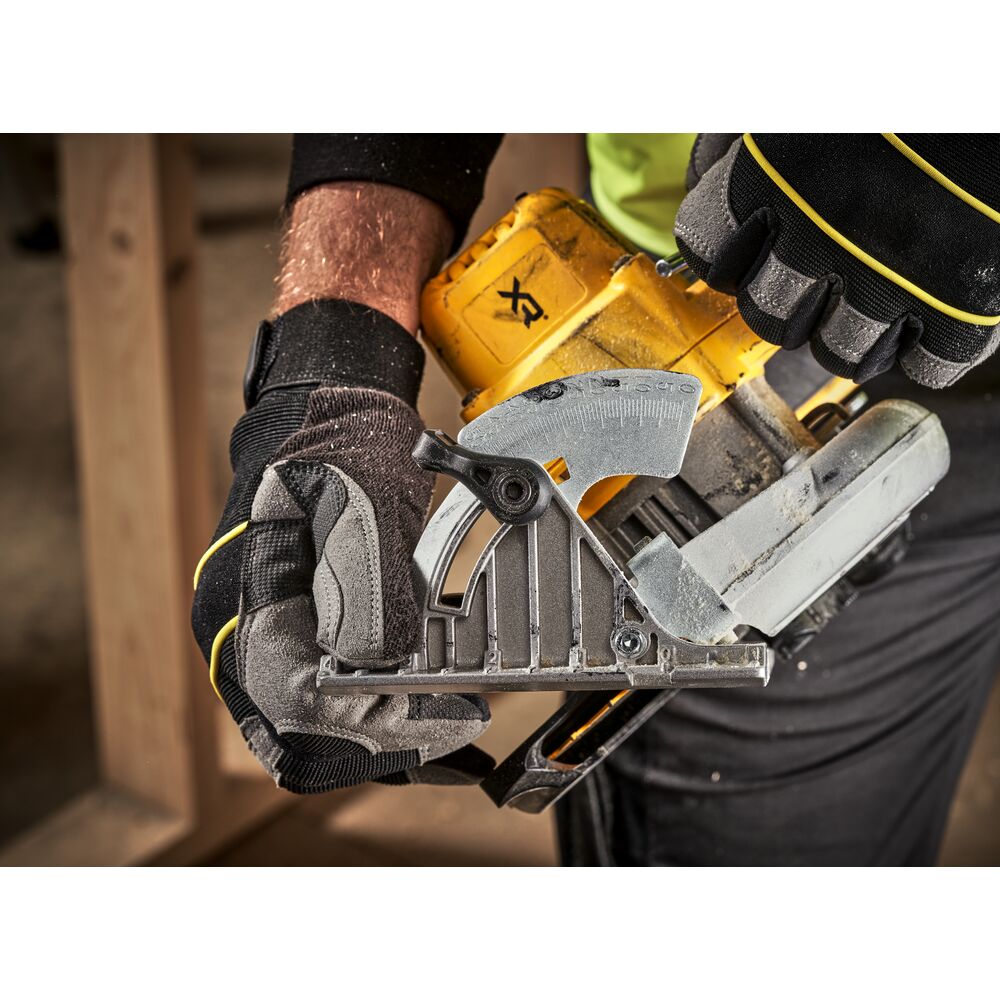 DEWALT Scie circulaire 165mm 18V 5Ah - DCS565P2-QW