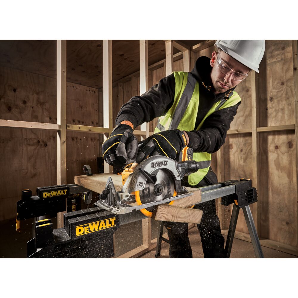 DEWALT Scie circulaire 165mm 18V 5Ah - DCS565P2-QW