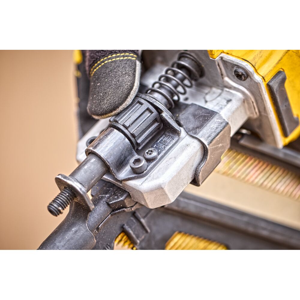 DEWALT Cloueur de charpente 90mm 18V Solo - DCN930N-XJ