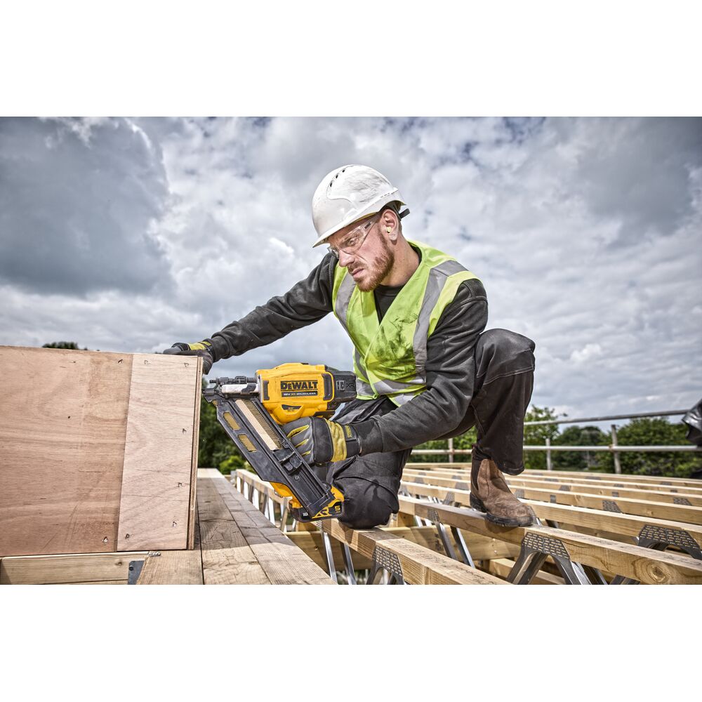 DEWALT Cloueur de charpente 90mm 18V Solo - DCN930N-XJ