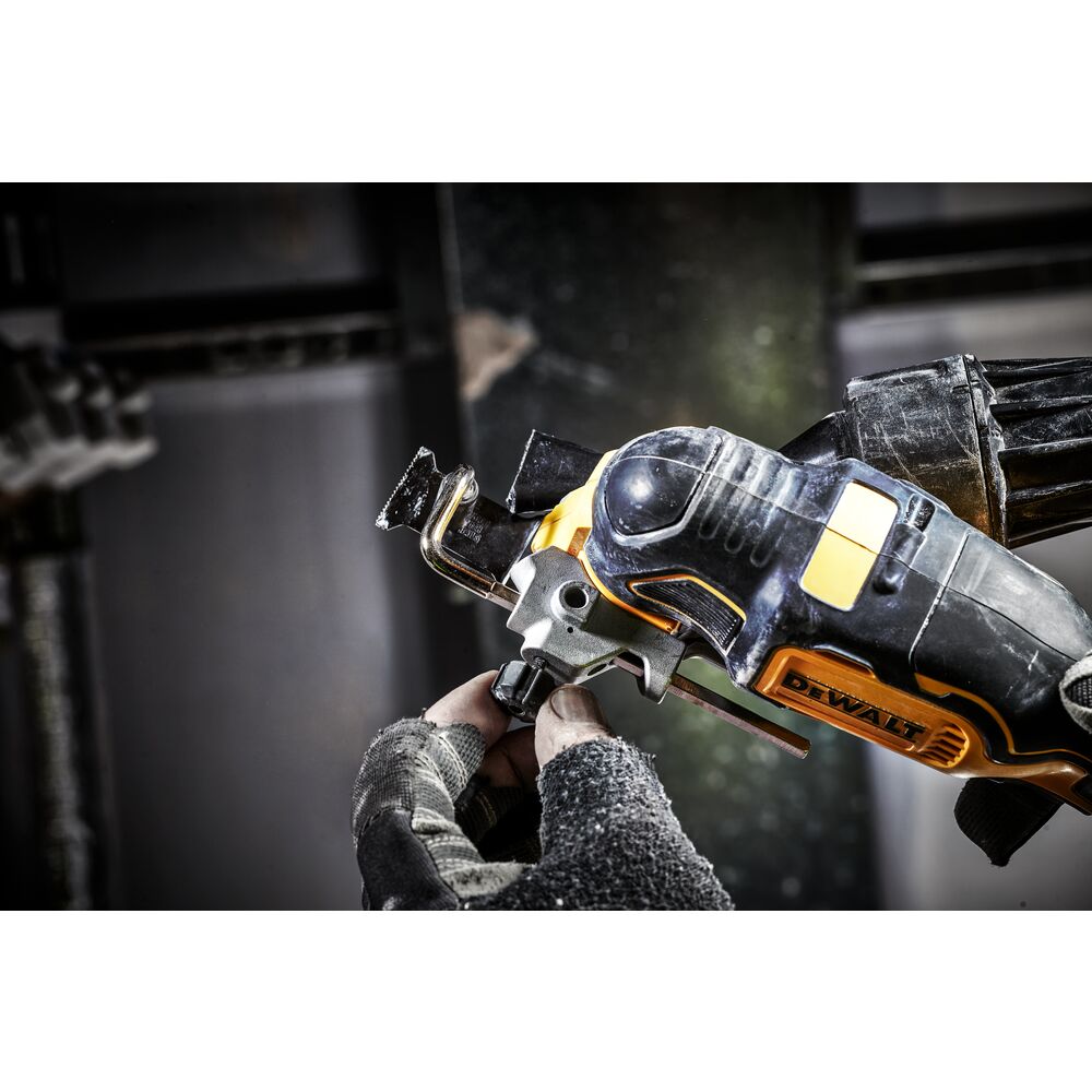 DEWALT Outil Multifonction 18V 2Ah + accessoires - DCS355D2-QW