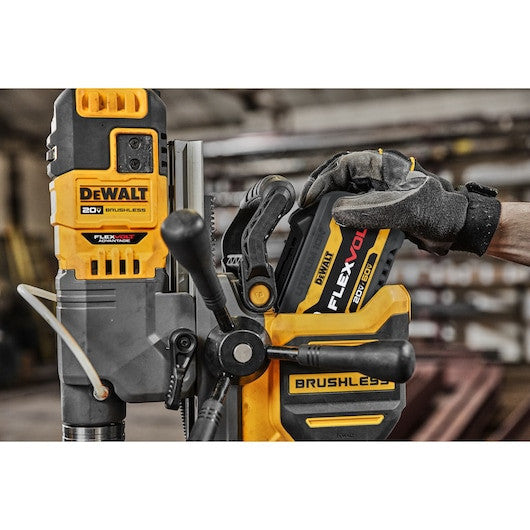 DEWALT Perceuse magnétique 18V Advantage 9Ah - DCD1623X2G-QW