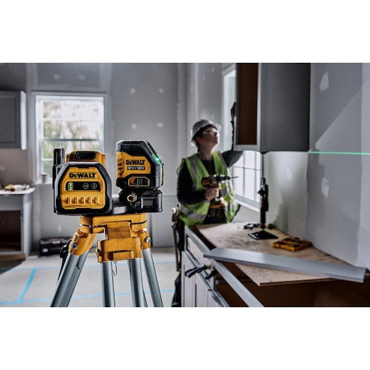DEWALT Laser croix faisceaux verts 12/18V 2Ah - DCE088D1G18-QW