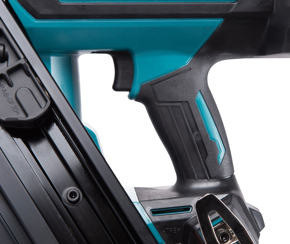 MAKITA Cloueur charpente 18V Solo pointes 50à 90mm - DBN900ZK