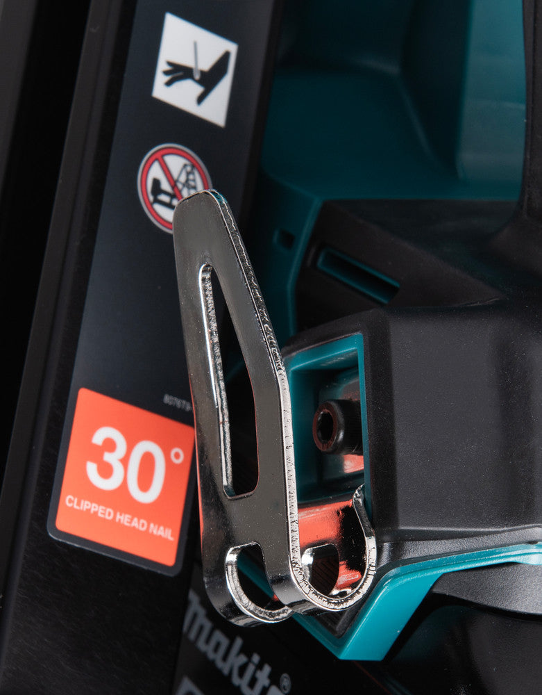 MAKITA Cloueur charpente 18V Solo pointes 50à 90mm - DBN900ZK