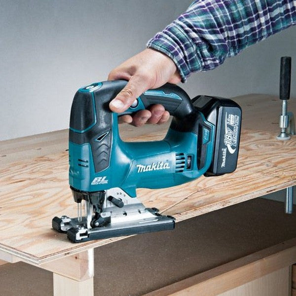 Scie sauteuse sans fil 18v lxt solo en makpac djv182zj makita