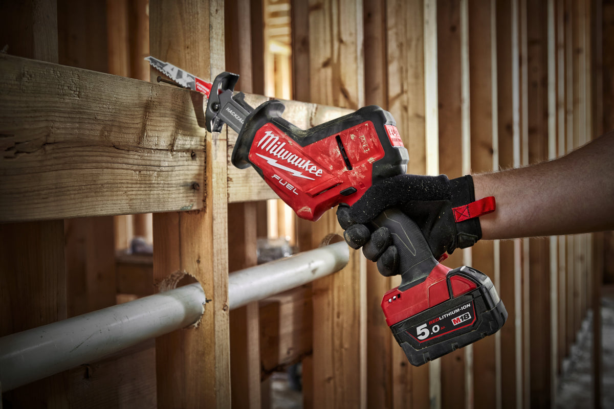 MILWAUKEE Scie sabre compact 18V Solo M18 FHZ-0X- 4933500564