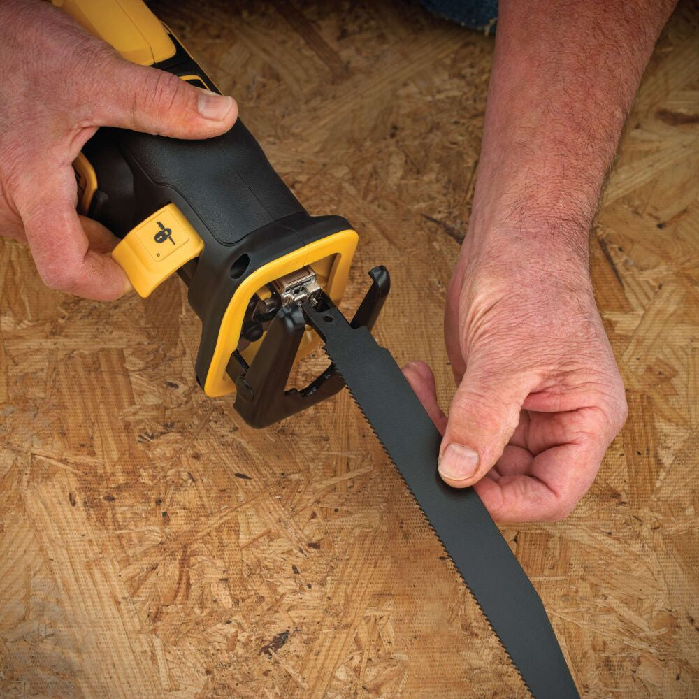 DEWALT Scie sabre 18V XR solo TSTAK - DCS367NT-XJ
