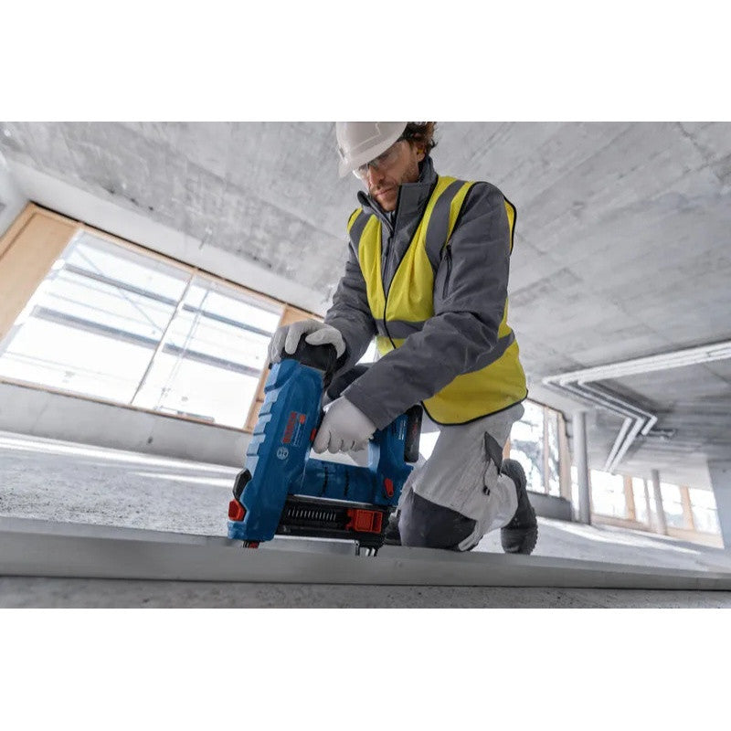 BOSCH Cloueur béton 18V 2xPC18V4.0Ah XL-Boxx - 06019L7002