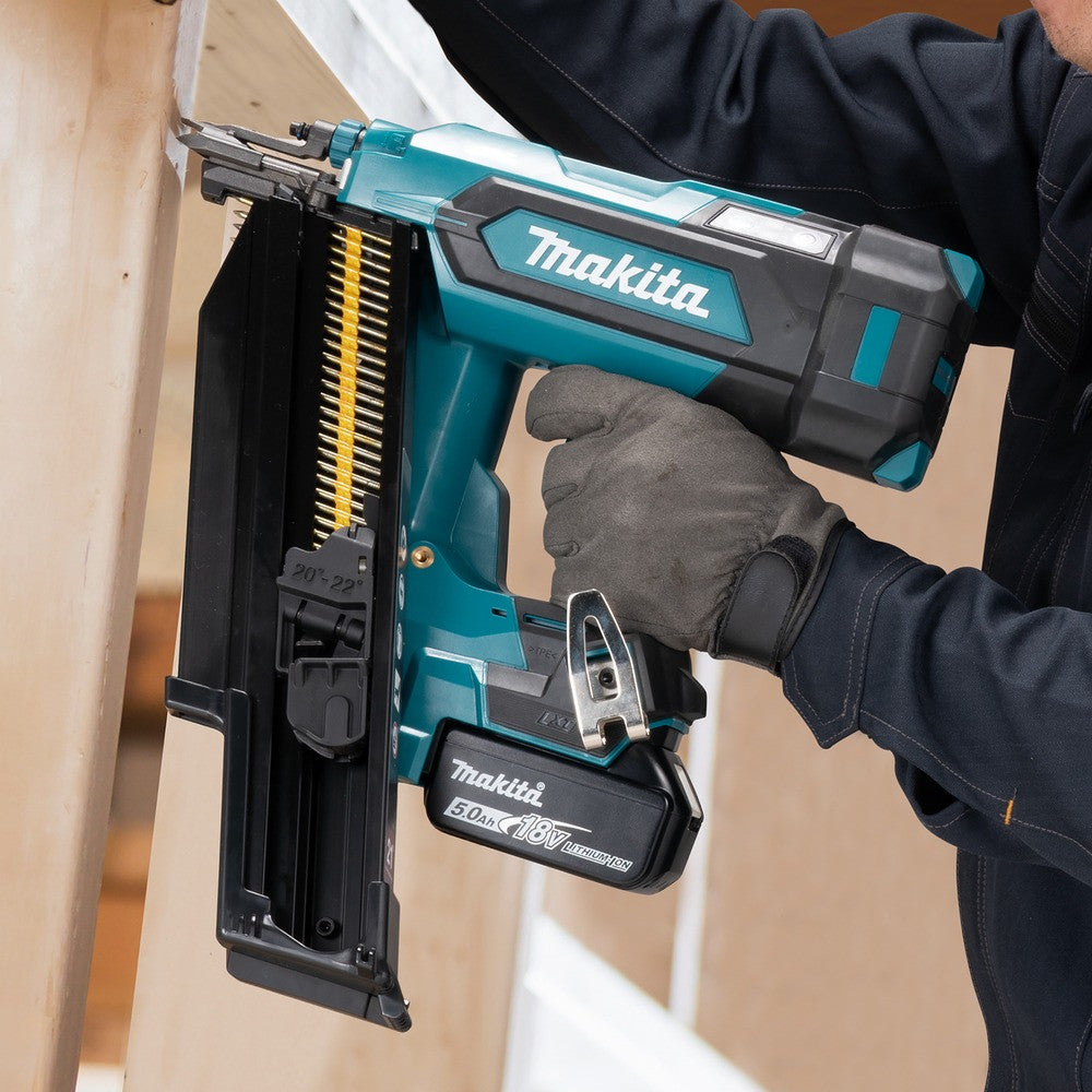 MAKITA Cloueur charpente 22° 18V Solo 29-38GA - DBN901ZK