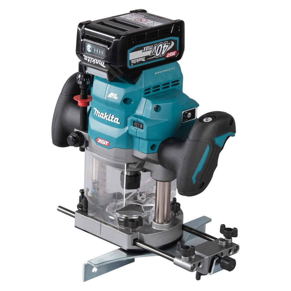MAKITA Défonceuse Q12mm 40V 2x4Ah MAKPAC - RP001GM201