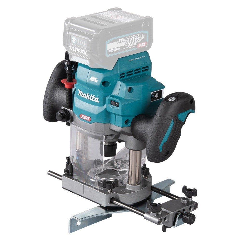MAKITA Défonceuse Q12mm 40V Solo - RP001GZ