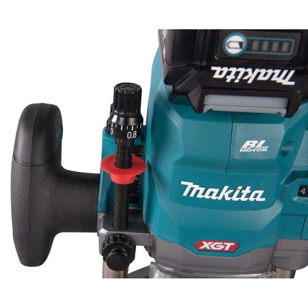 MAKITA Défonceuse Q12mm 40V Solo - RP001GZ
