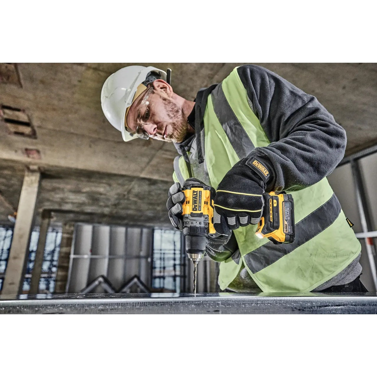 DEWALT Kit 3 out 18V 5Ah DCD800+DCH273+DCG405 - DCK330P2T-QW
