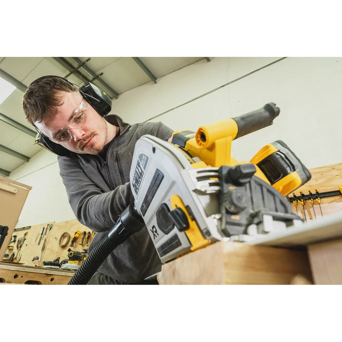 DEWALT Scie plongeante 165mm 18V Solo - DCS525NT-XJ