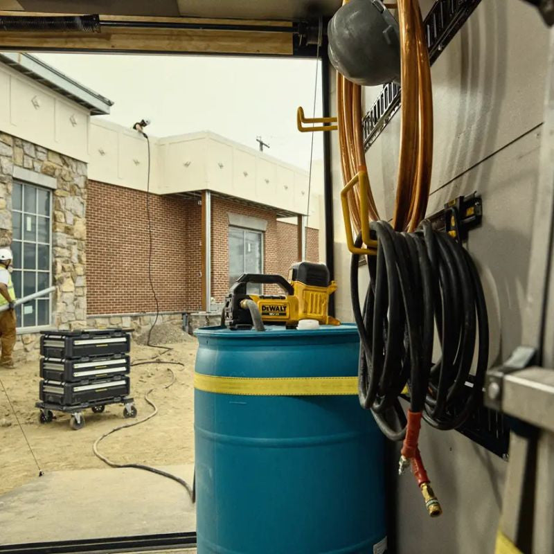 DEWALT Pompe de transfert 18V Solo - DCE050N-XJ